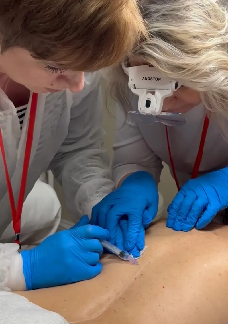 Занятие в студии Advanced Cosmetology Academy