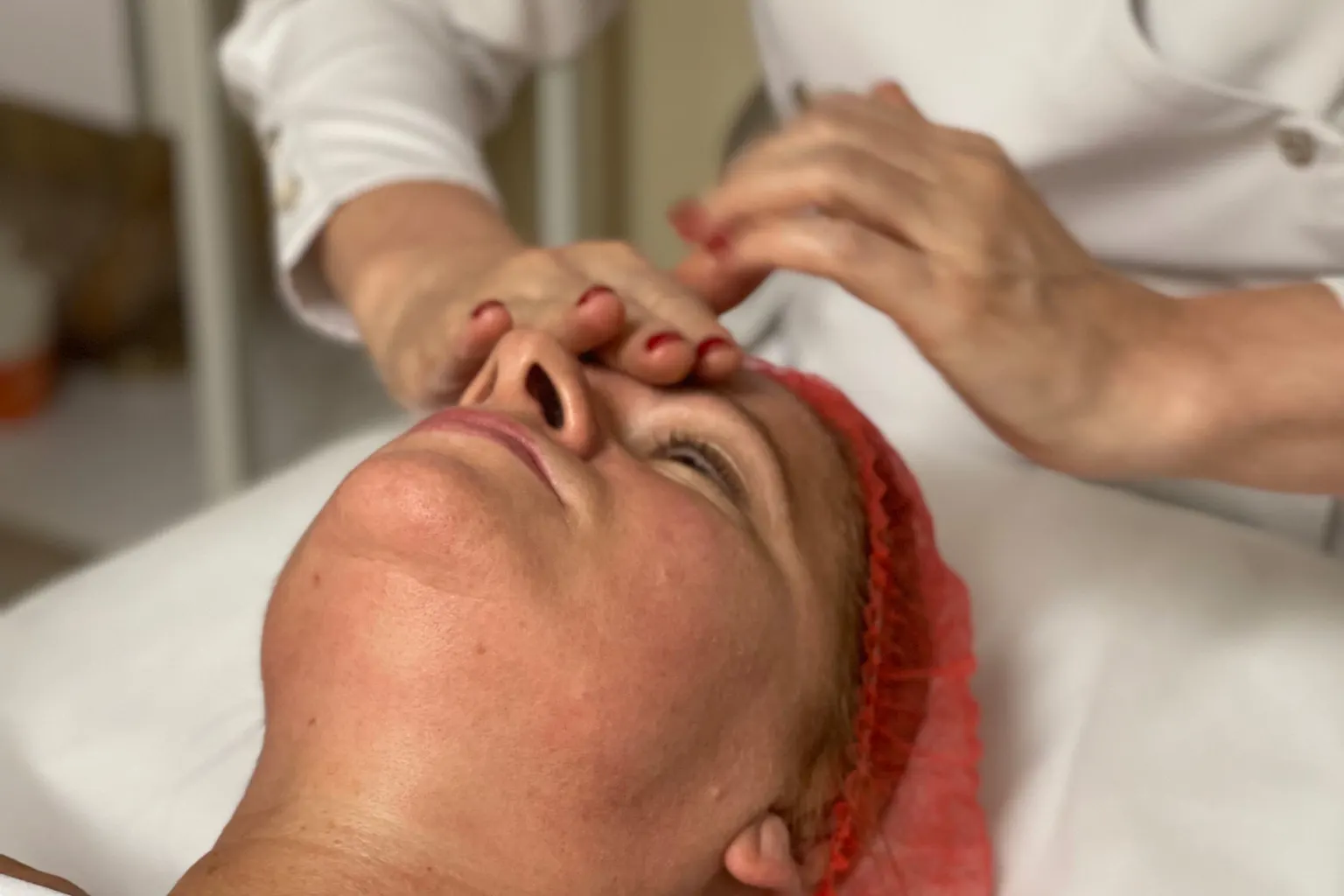 Классический массаж лица: занятие в Advanced Cosmetology Academy